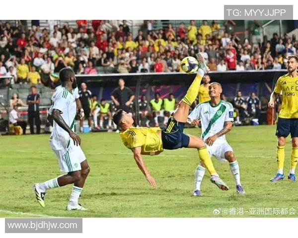 球星云集竞技场赛场风云再起明星球员参与足球盛事掀起热潮